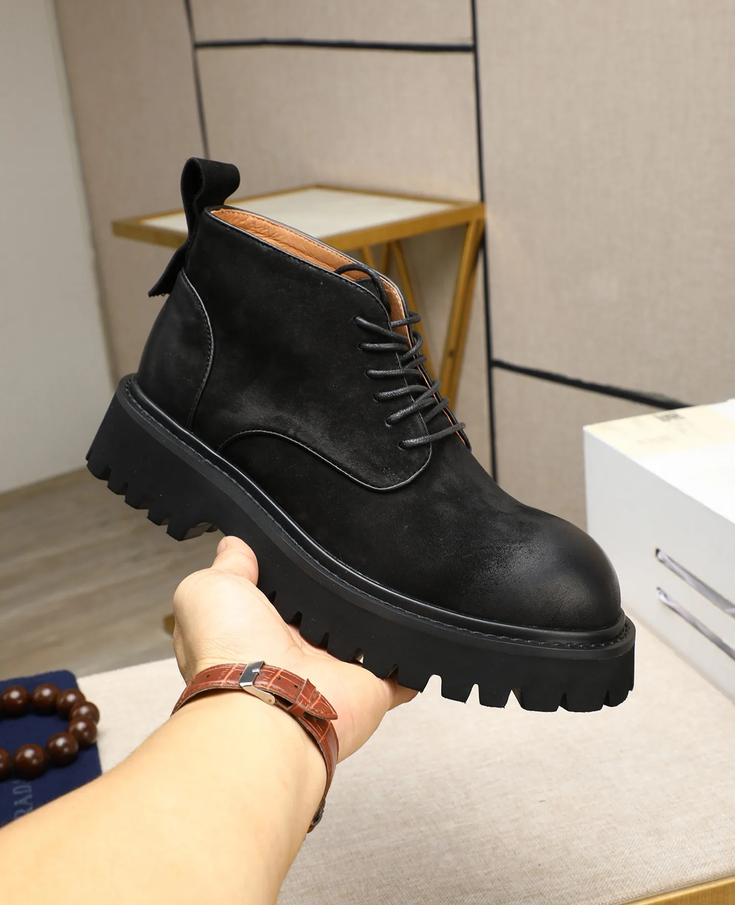 Men's men's shoes 💰580 high-end version. PRADA (Prada) men's casual style, compare the quality at the counter 🧚🏿♂️Imported cowhide fabric 🐎Water-dyed comfortable and soft cowhide lining for feet 🐂Genuine leather outsole with label 🎉 Size 38-44. Can be customized for 45💥🏆